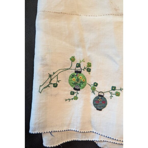 Vintage Hand-Embroidered Linen Tablecloth Floral grabbcire Estate square - Picture 4 of 7